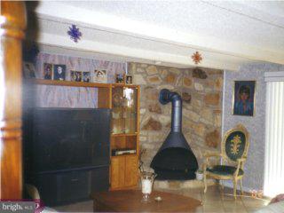 11977 Dumont Road Philadelphia, PA 19116 - Photo 4 of 5 Gallery Image 4