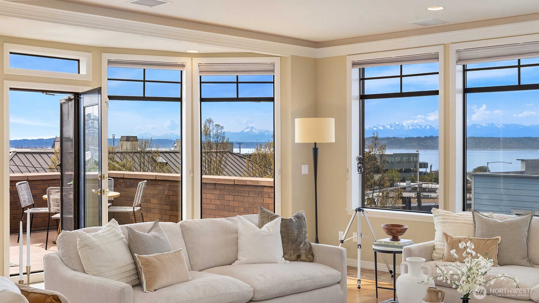 111 Main Street, Unit 203 Edmonds, WA 98020 - Photo 22 of 40