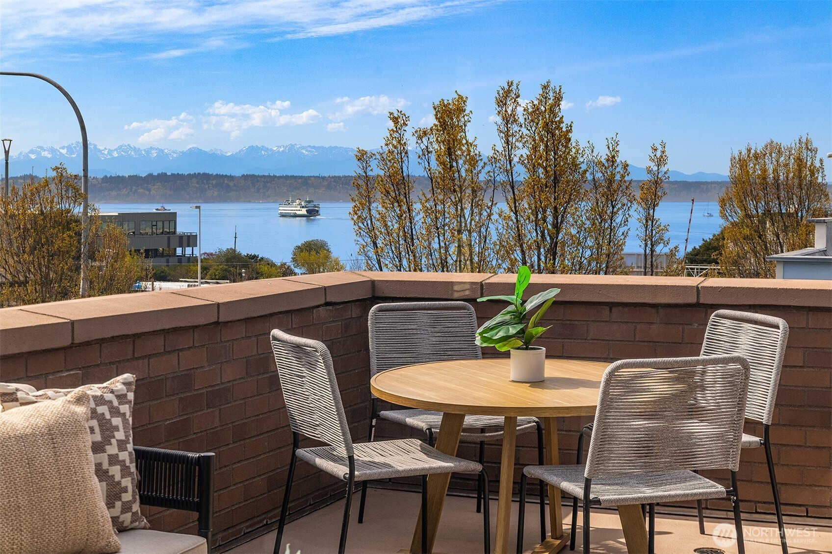 111 Main Street, Unit 203 Edmonds, WA 98020 - Photo 26 of 40