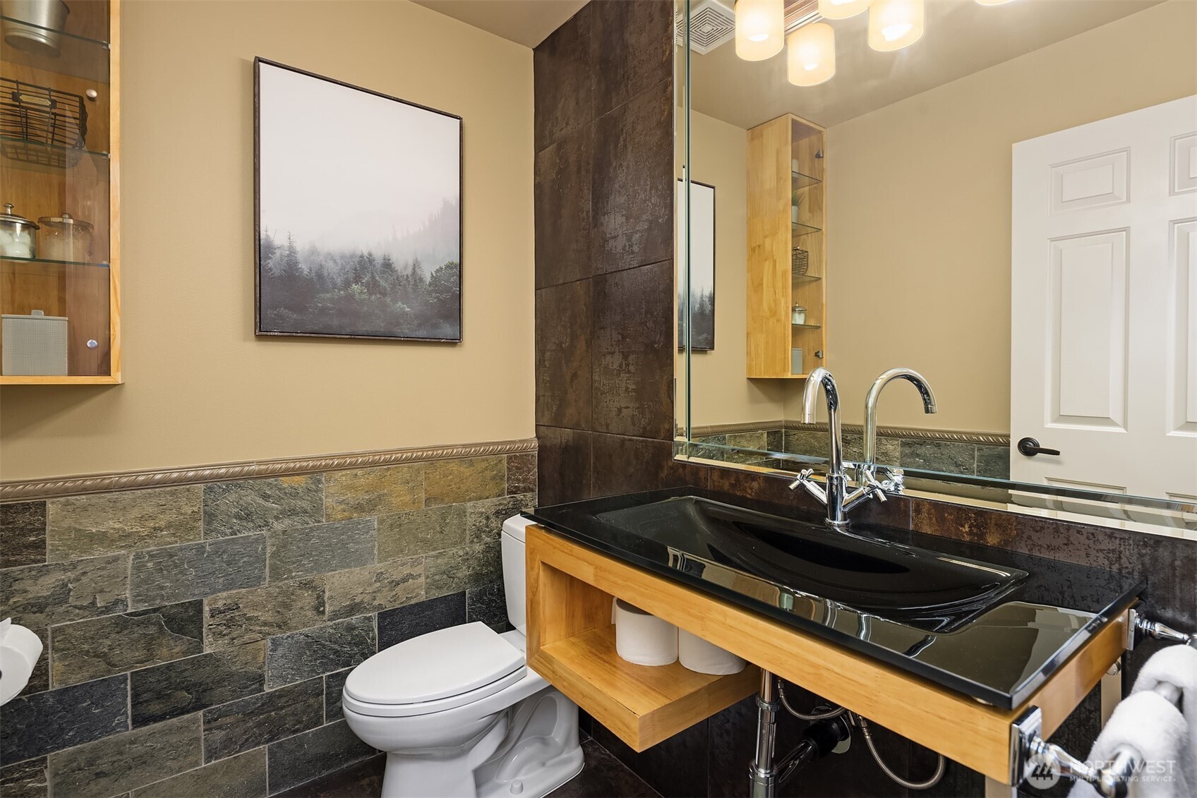 111 Main Street, Unit 203 Edmonds, WA 98020 - Photo 33 of 40