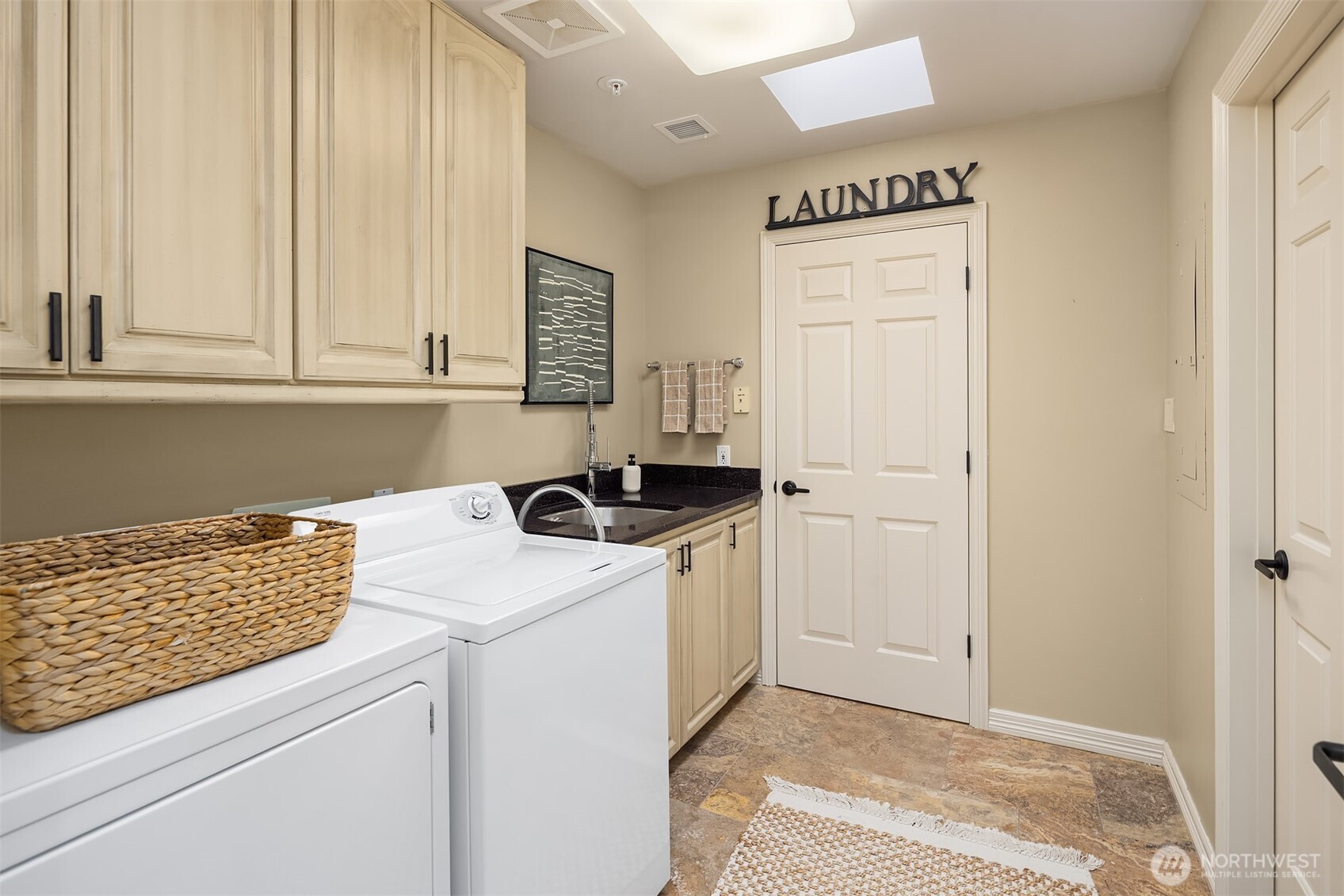 111 Main Street, Unit 203 Edmonds, WA 98020 - Photo 36 of 40