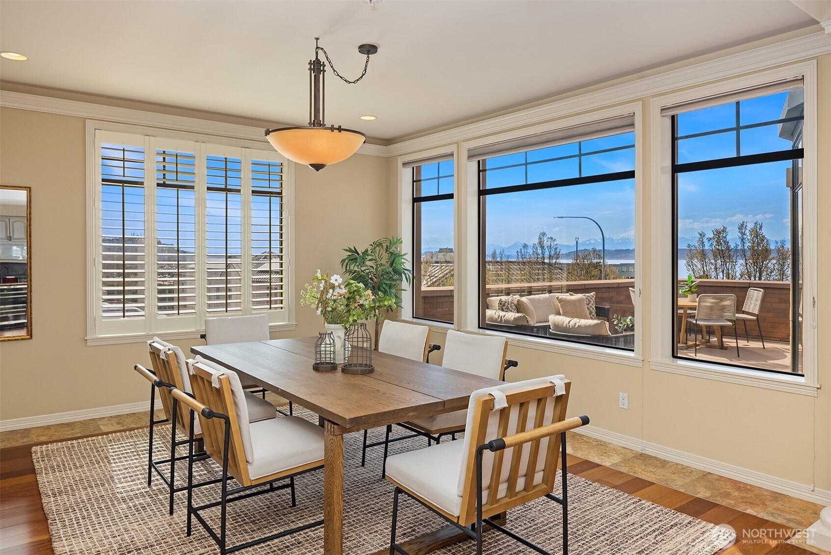 111 Main Street, Unit 203 Edmonds, WA 98020 - Photo 7 of 40