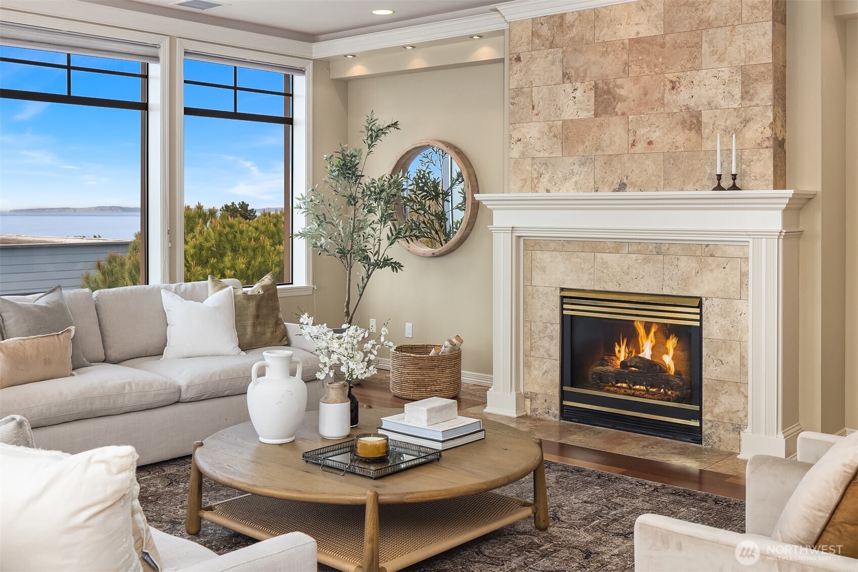 111 Main Street, Unit 203 Edmonds, WA 98020 - Photo 9 of 40