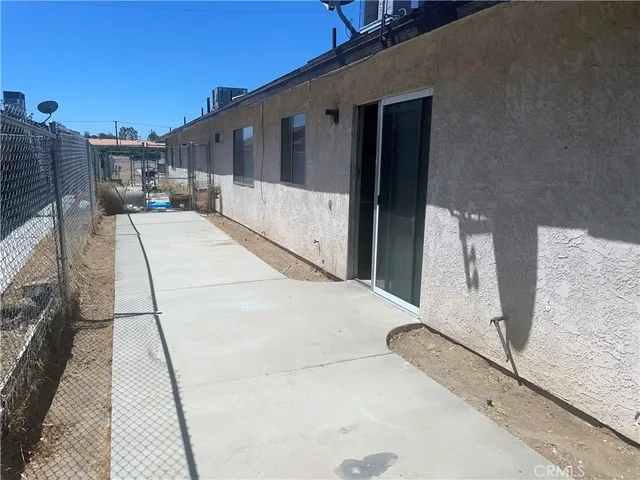 $1,550 | 15398 Bear Valley Road, Victorville, CA 92395