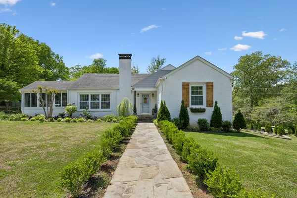 $525,000 | 219 Rivermont Drive, McMinnville, TN 37110