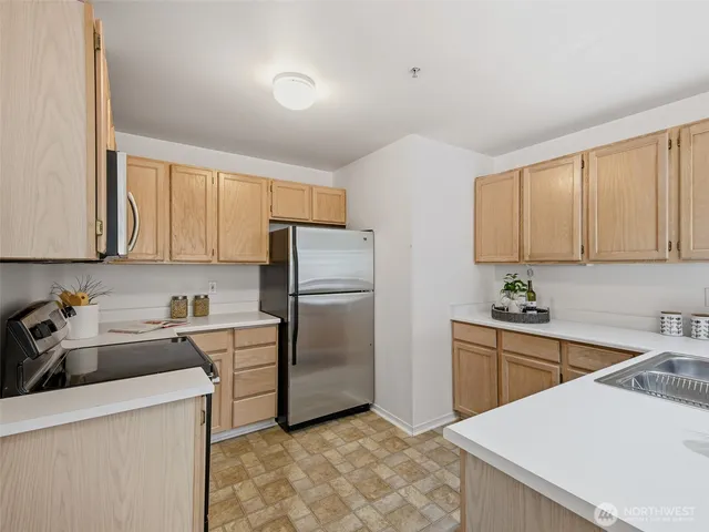 $540,000 | 1733 Northwest 59th Street, Unit 301, Seattle, WA 98107