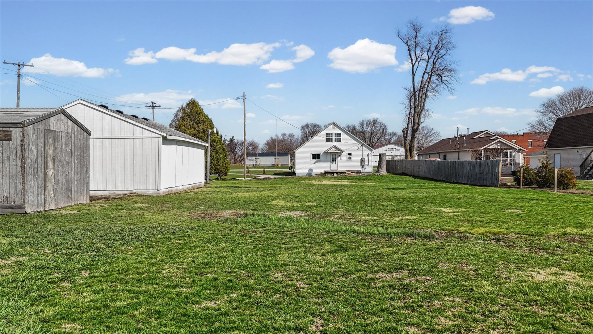104 Allen Street Allerton, IL 61810 - Photo 29 of 33 a view of a house with backyard and garden