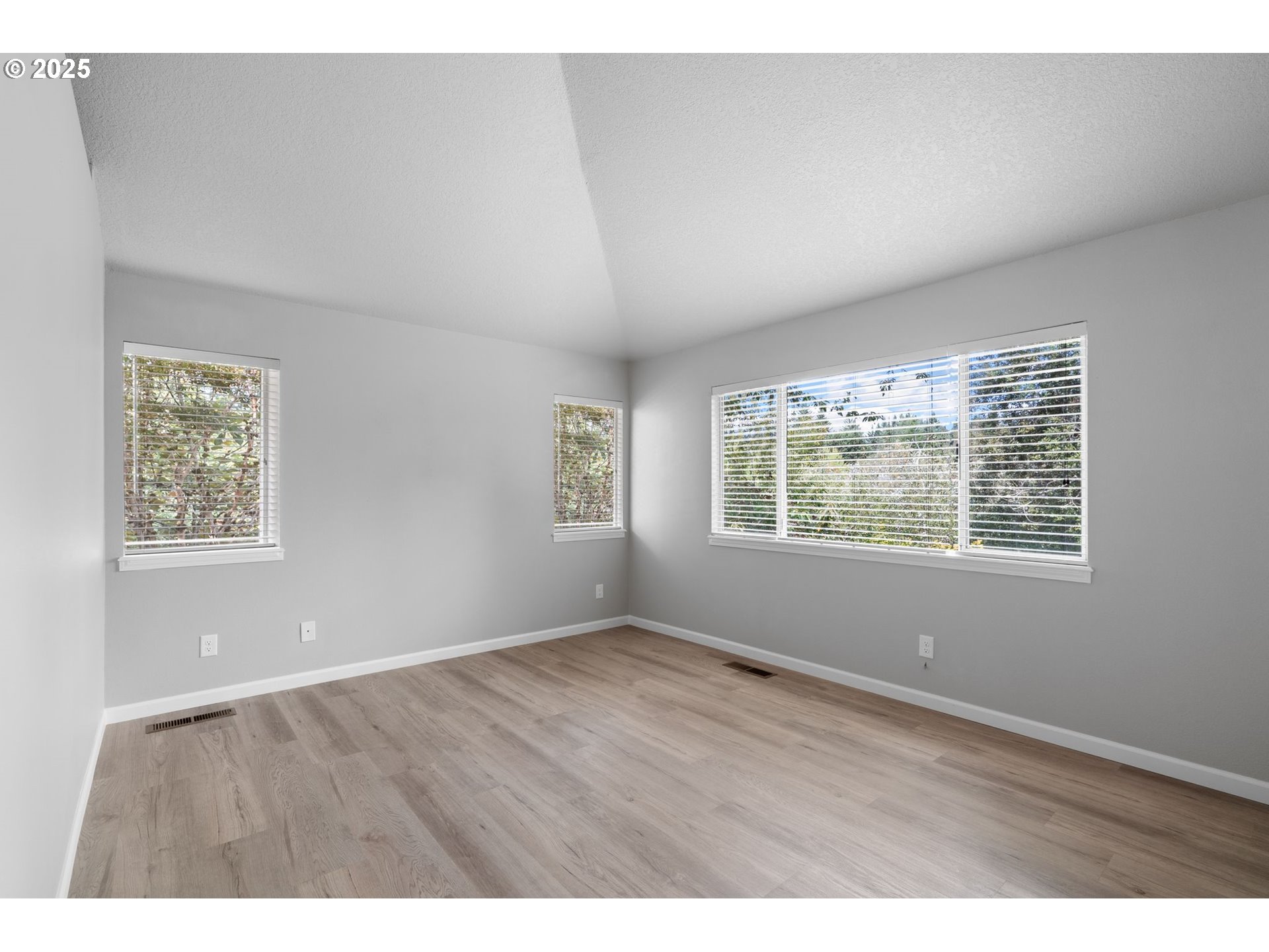 11224 Southwest Pintail Loop Beaverton, OR 97007 - Photo 13 of 32 Primary Bedroom