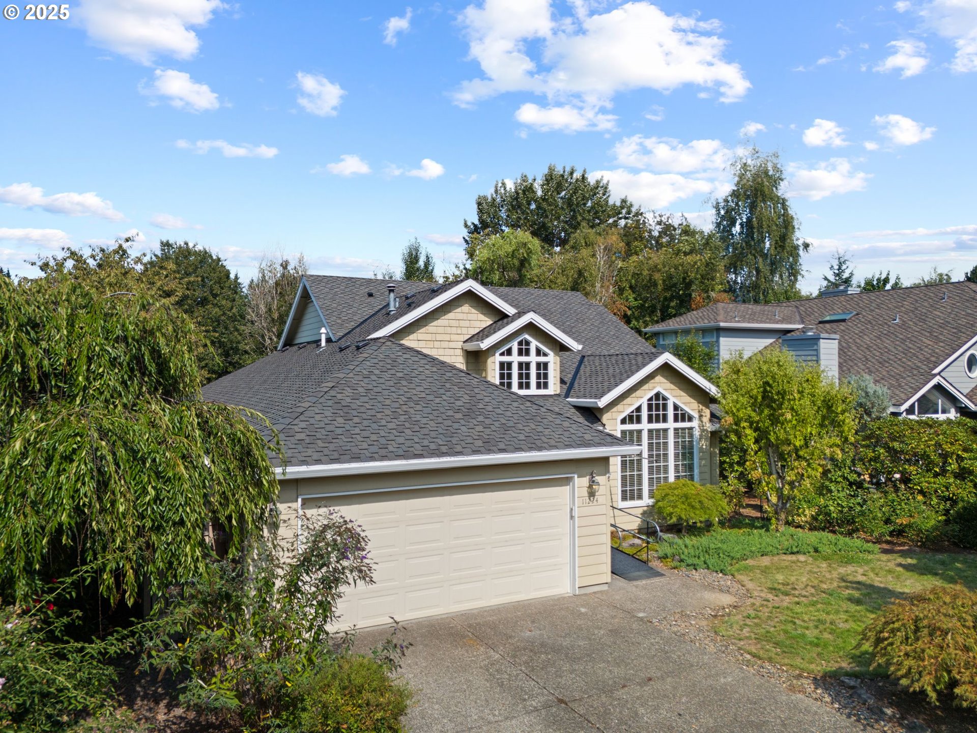 11224 Southwest Pintail Loop Beaverton, OR 97007 - Photo 2 of 32 Gallery Image 2