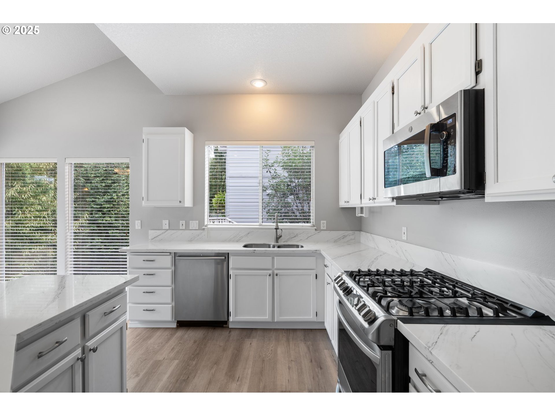 11224 Southwest Pintail Loop Beaverton, OR 97007 - Photo 22 of 32 Kitchen