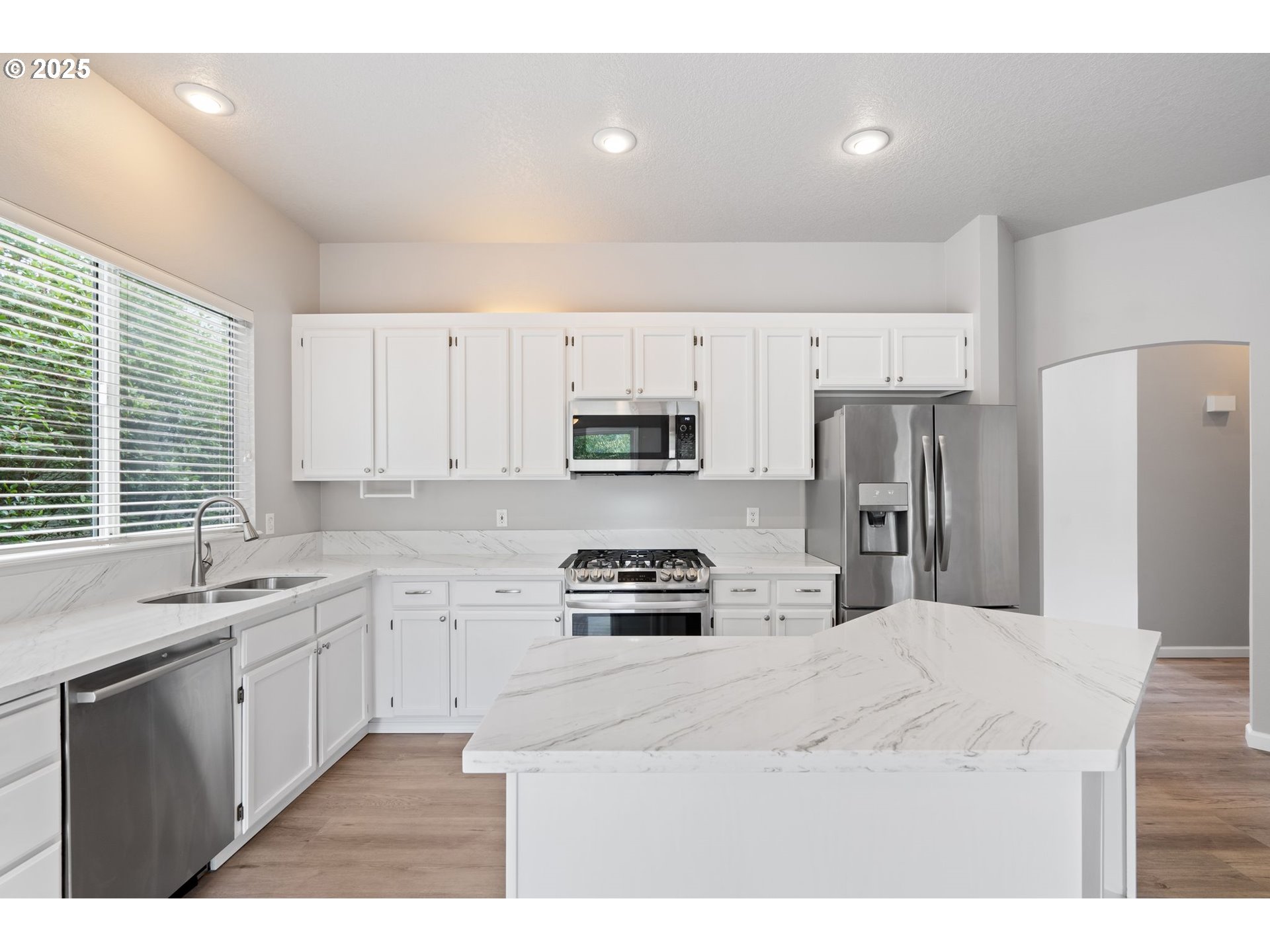 11224 Southwest Pintail Loop Beaverton, OR 97007 - Photo 23 of 32 Kitchen