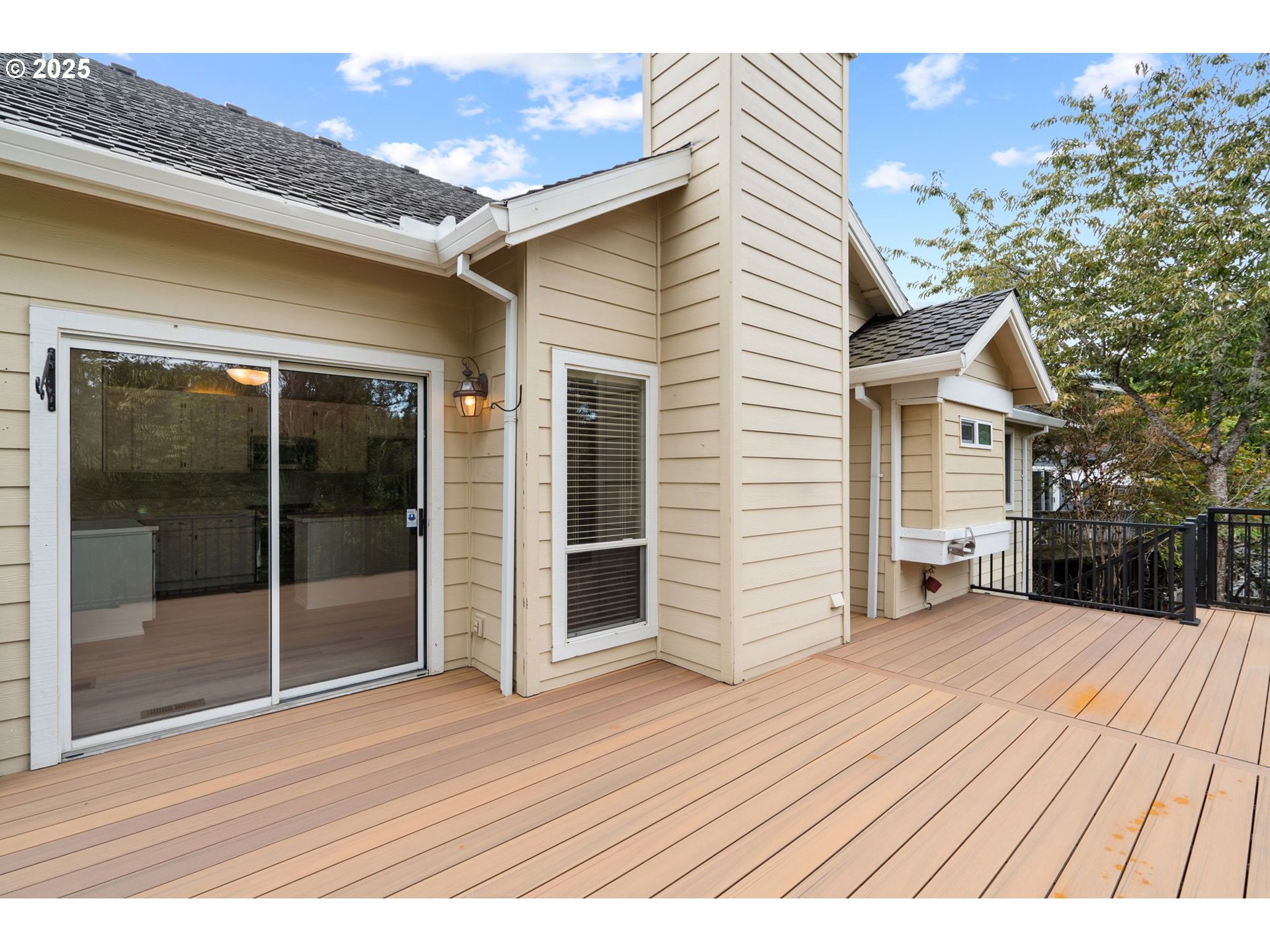 11224 Southwest Pintail Loop Beaverton, OR 97007 - Photo 27 of 32 Deck