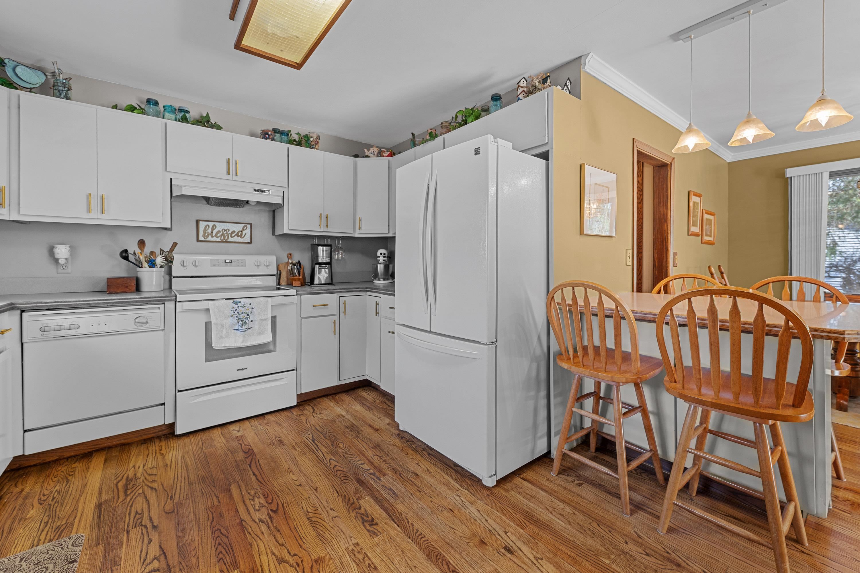 5590 Edgar Road Clarkston, MI 48346 - Photo 5 of 51 50172448-b20ba236-e943-4c47-b9d0-c51139577fb1.JPG
