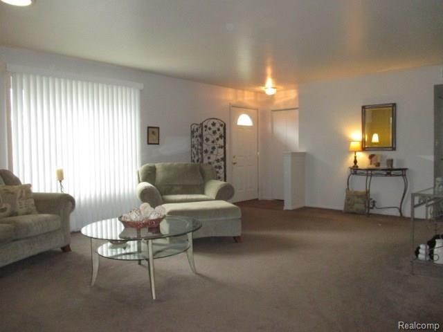 651 Leveque Circle Carleton, MI 48117 - Photo 5 of 17 5.JPG