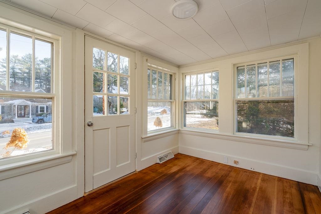 79 Brave Boat Harbor Road Kittery, ME 03905 - Photo 5 of 14