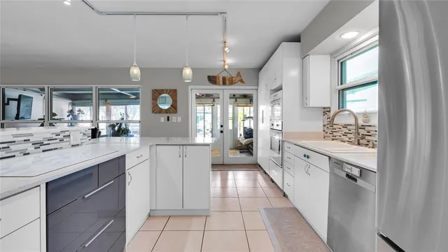 $890,000 | 935 Nautilus Isle, Dania Beach, FL 33004