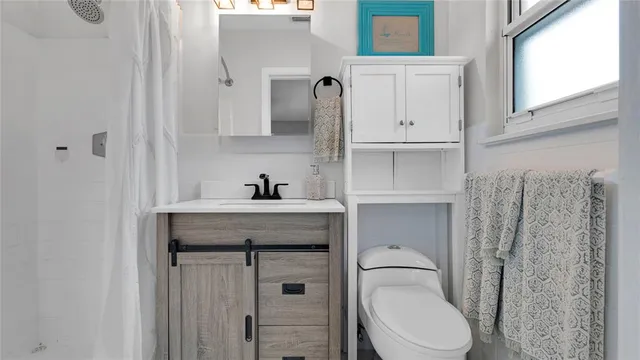 $890,000 | 935 Nautilus Isle, Dania Beach, FL 33004