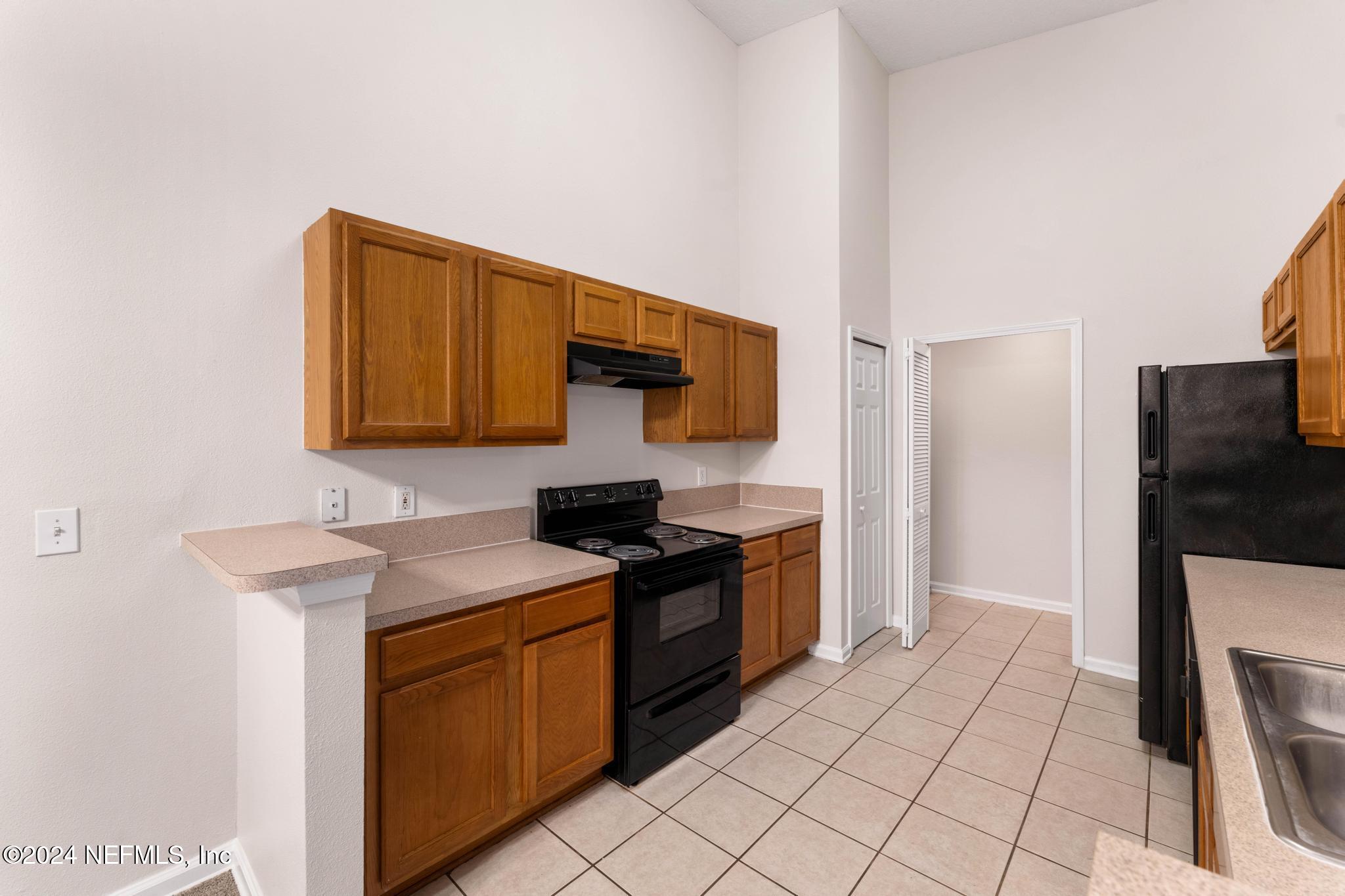 7920 Merrill Road, Unit 2214 Jacksonville, FL 32277 - Photo 8 of 20 Kitchen