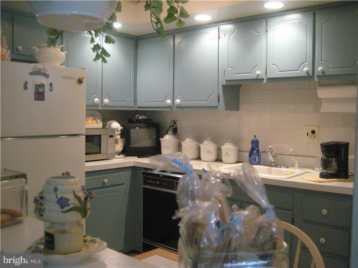 3331 South Keswick Road Philadelphia, PA 19114 - Photo 3 of 21 Gallery Image 3