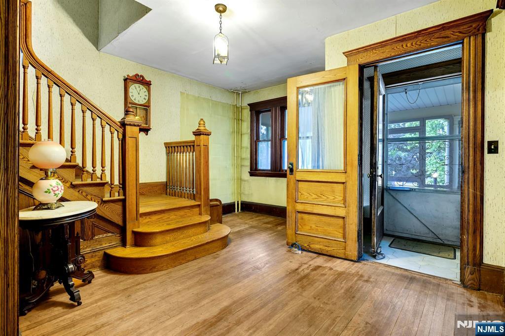 176 Mountain Way Rutherford, NJ 07070 - Photo 5 of 28