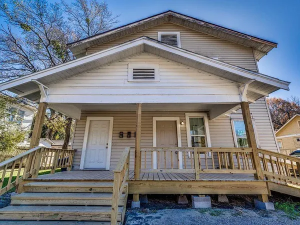 $1,250 | 1221 West 2nd Avenue, Unit B, Corsicana, TX 75110