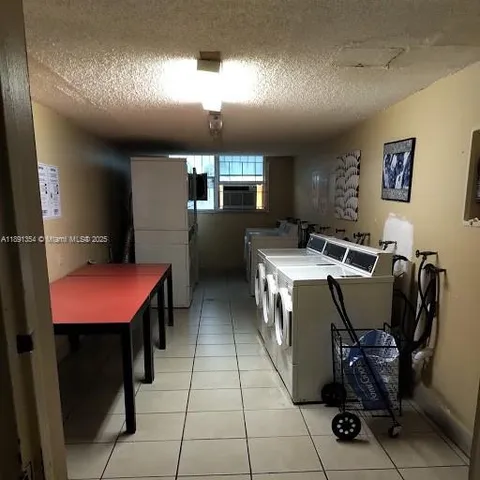 $1,700 | 16465 Northeast 22nd Avenue, Unit 114, North Miami Beach, FL 33160