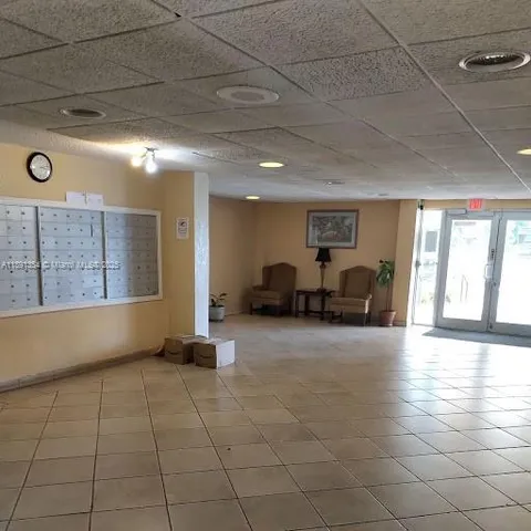 $1,700 | 16465 Northeast 22nd Avenue, Unit 114, North Miami Beach, FL 33160