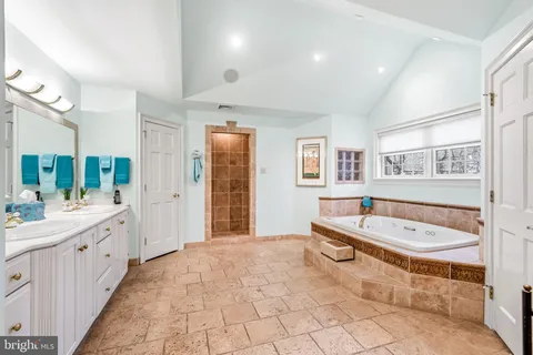 $1,595,000 | 7 Mercer Gate Drive, Doylestown, PA 18901