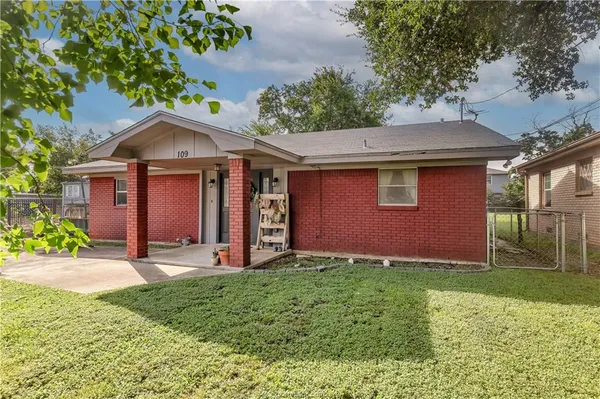 $1,950 | 109 Sulphur Springs Road, Bryan, TX 77801