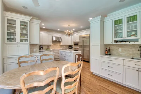 60 Dundee Lane, Southampton, NY 11968
