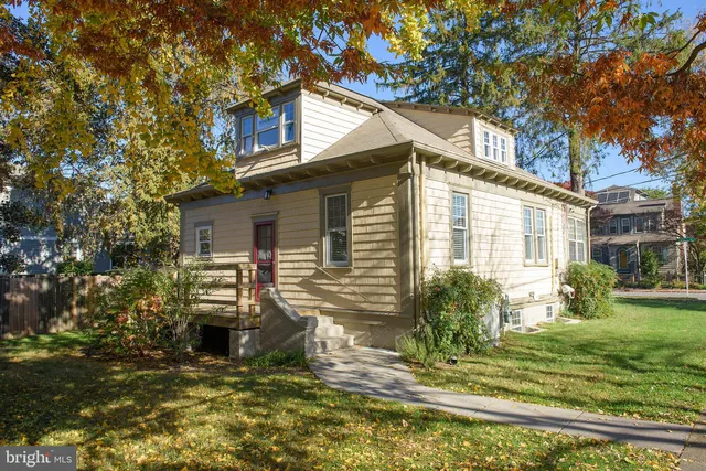 $3,995 | 530 First Street, Annapolis, MD 21403