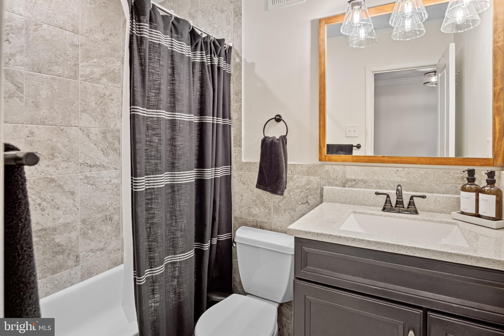 319 Lodge Road Philadelphia, PA 19128 - Photo 11 of 24