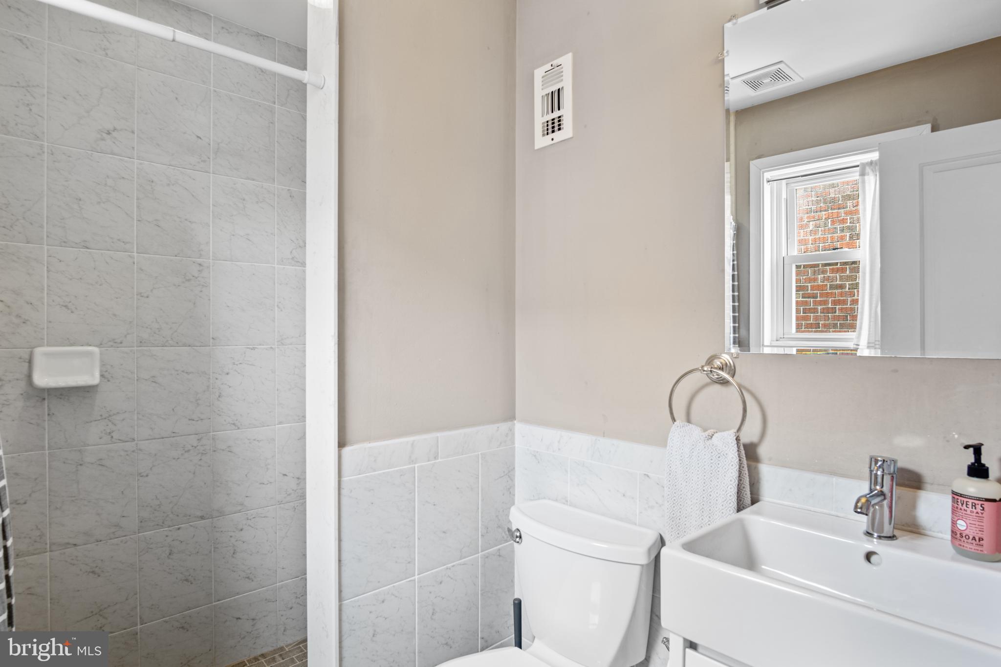 319 Lodge Road Philadelphia, PA 19128 - Photo 13 of 24