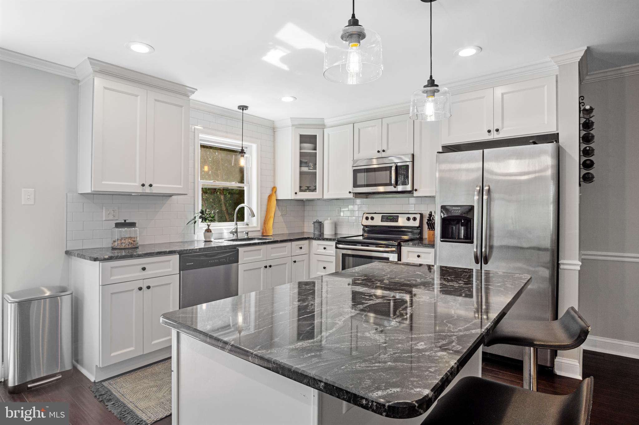 319 Lodge Road Philadelphia, PA 19128 - Photo 5 of 24