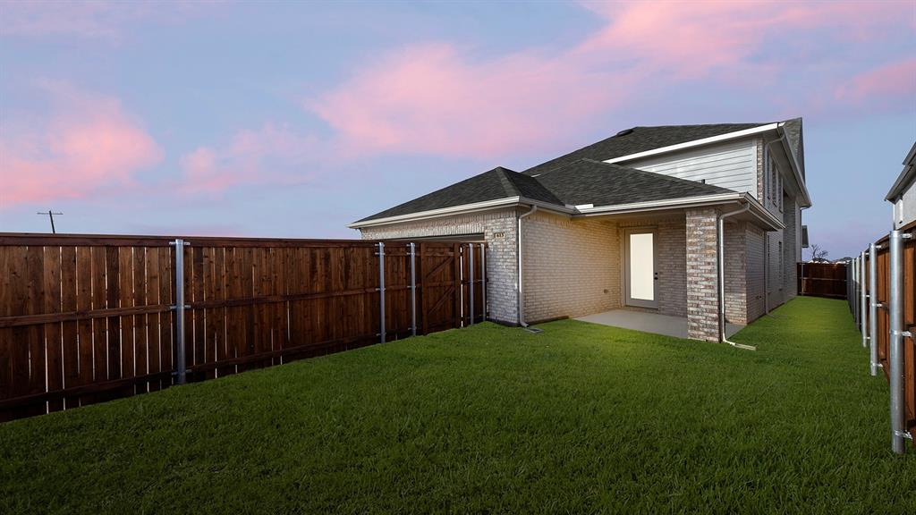 613 Wicklow Court Celina, TX 75009 - Photo 27 of 30 30. 613 Wicklow - Twilight (3)