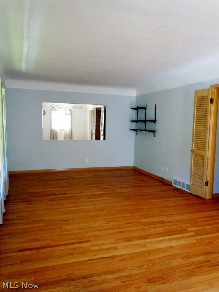 4381 Adrian Road Cleveland, OH 44121 - Photo 2 of 18
