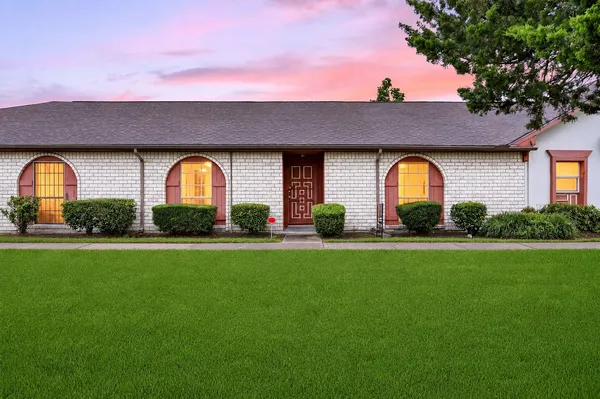 $139,900 | 12223 Sharpview Drive, Houston, TX 77072
