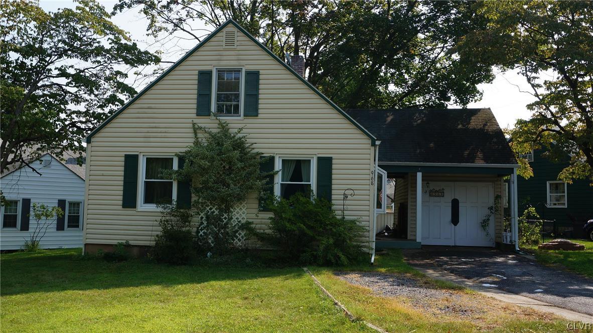 968 Juniper Road Hellertown, PA 18055 - Photo 3 of 33