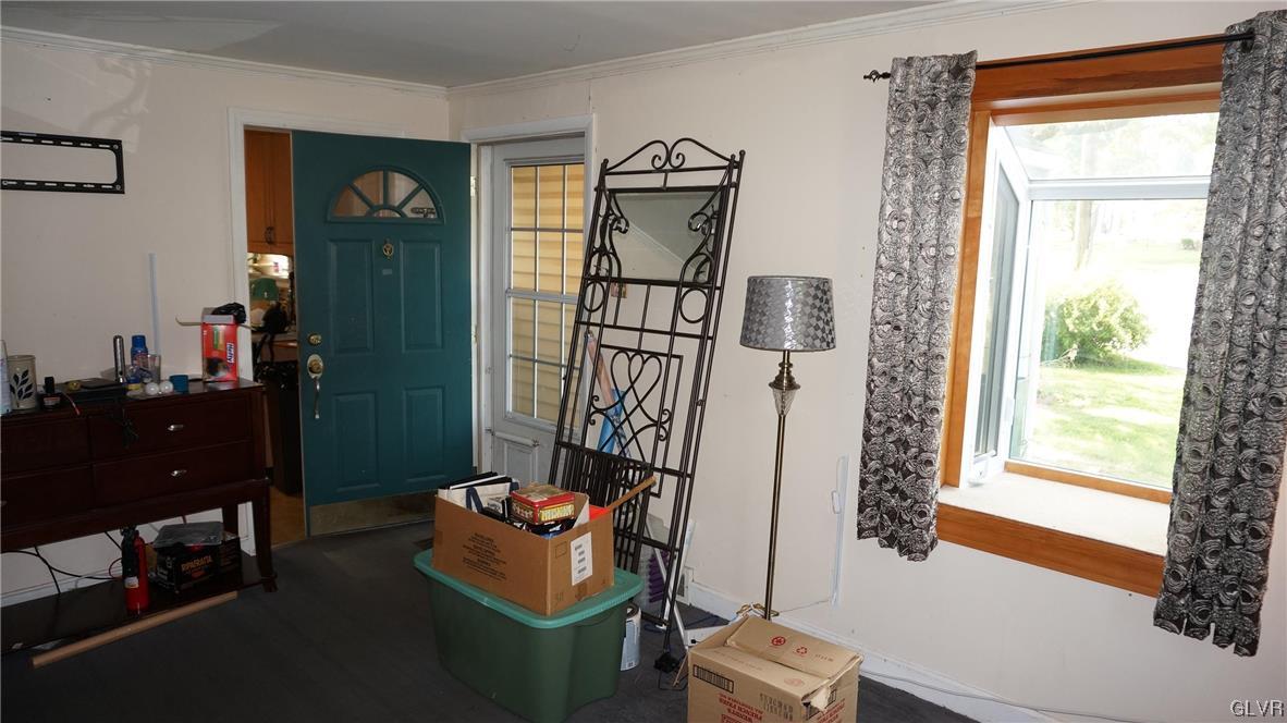 968 Juniper Road Hellertown, PA 18055 - Photo 5 of 33