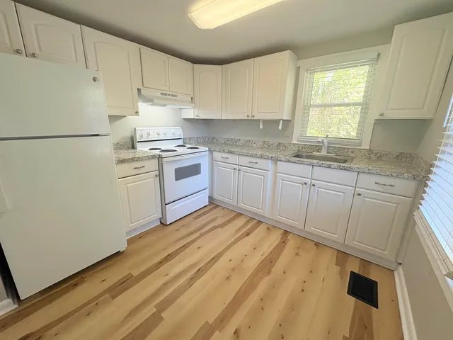 $1,250 | 1530 Live Oak Drive, Tallahassee, FL 32301