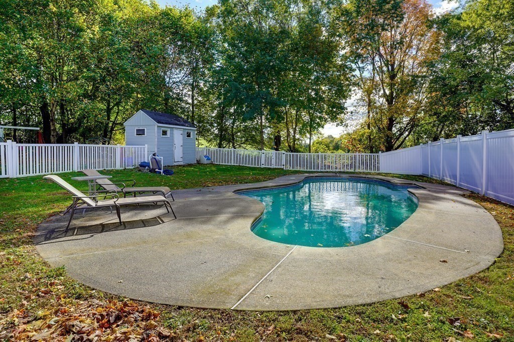 221 Leominster Road Lunenburg, MA 01462 - Photo 22 of 36
