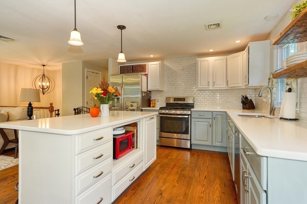 221 Leominster Road Lunenburg, MA 01462 - Photo 6 of 36
