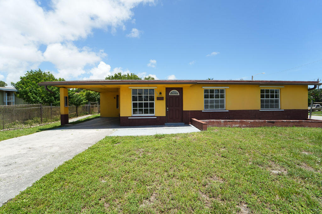 1500 West 13th Street Riviera Beach, FL 33404 - Photo 3 of 30 1500W13thStreetRivieraBeacho-8