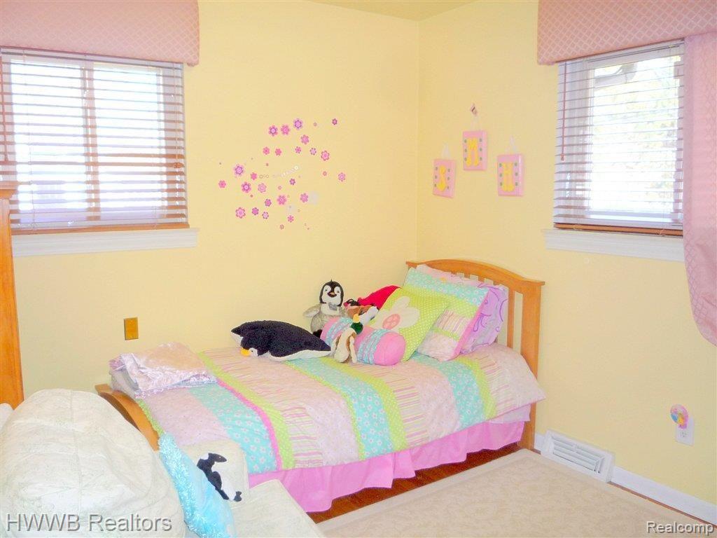3218 Harvard Road Royal Oak, MI 48073 - Photo 13 of 21 2nd Bedroom