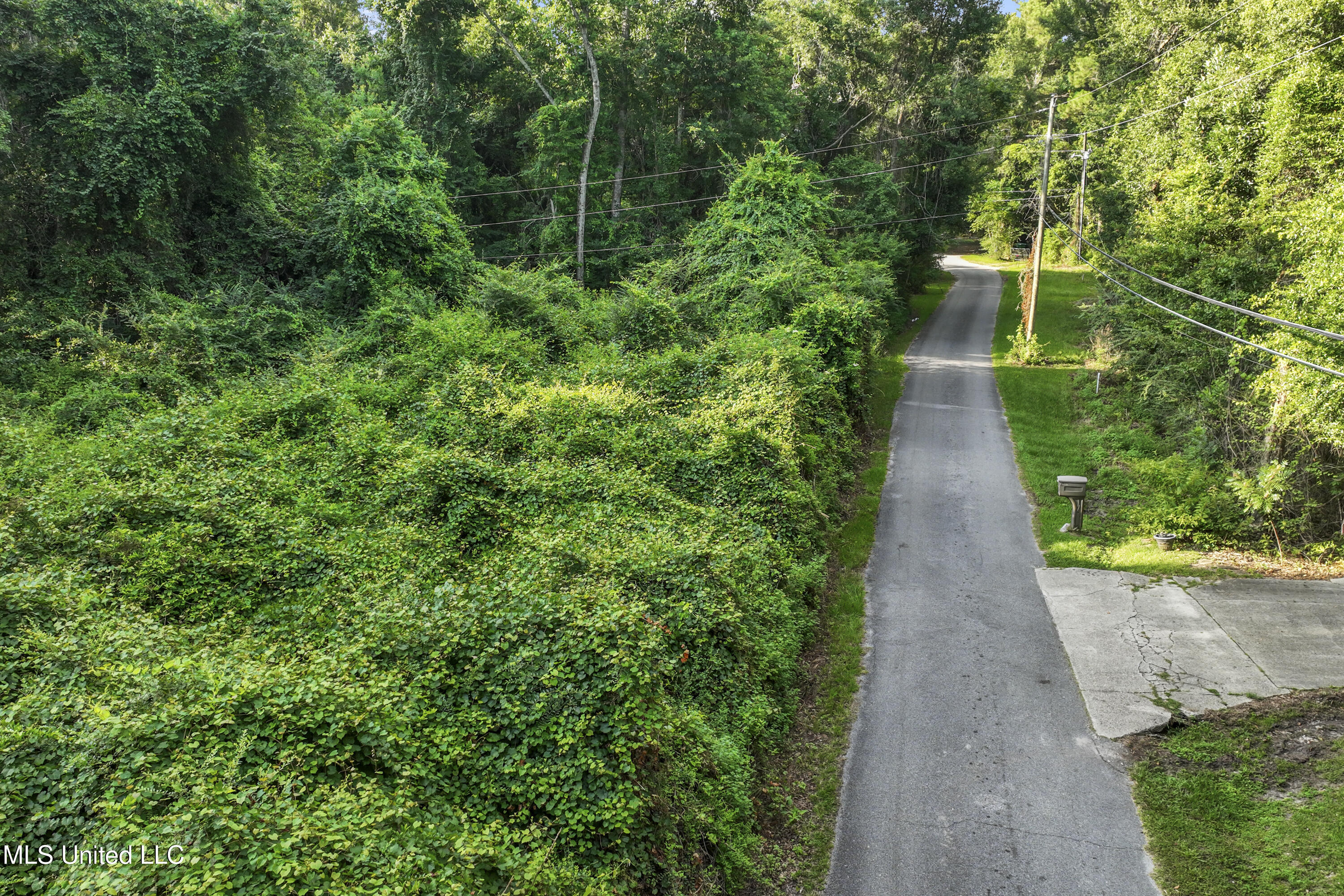 12 Zettel Road Ocean Springs, MS 39564 - Photo 27 of 30 036