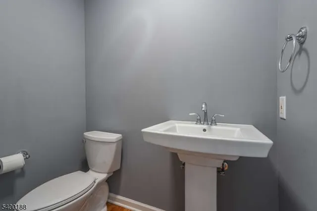 $989,000 | 5 Fernwood Road, Warren, NJ 07059