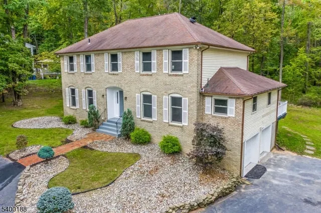 $989,000 | 5 Fernwood Road, Warren, NJ 07059