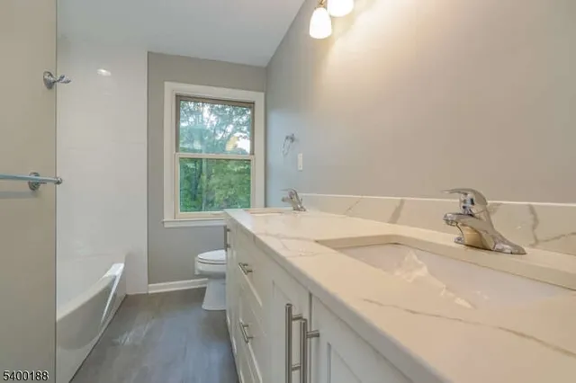 $989,000 | 5 Fernwood Road, Warren, NJ 07059