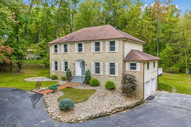 $989,000 | 5 Fernwood Road, Warren, NJ 07059