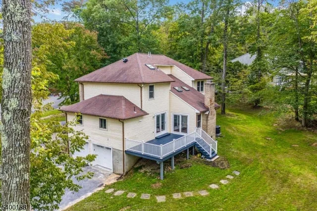 $989,000 | 5 Fernwood Road, Warren, NJ 07059